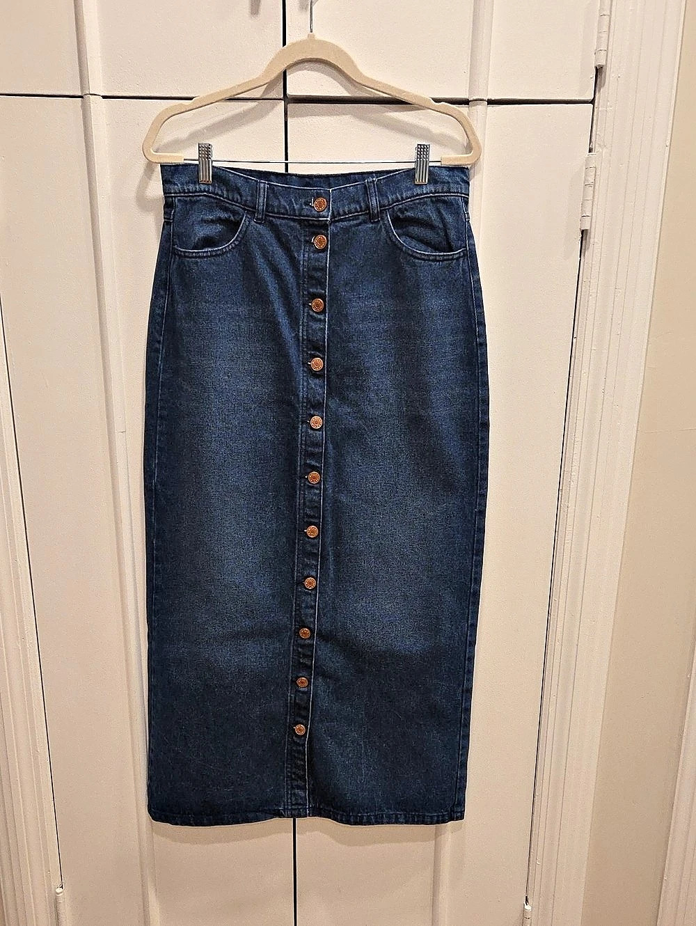 Monki Denim Button-Front Midi Skirt in Blue Size 42